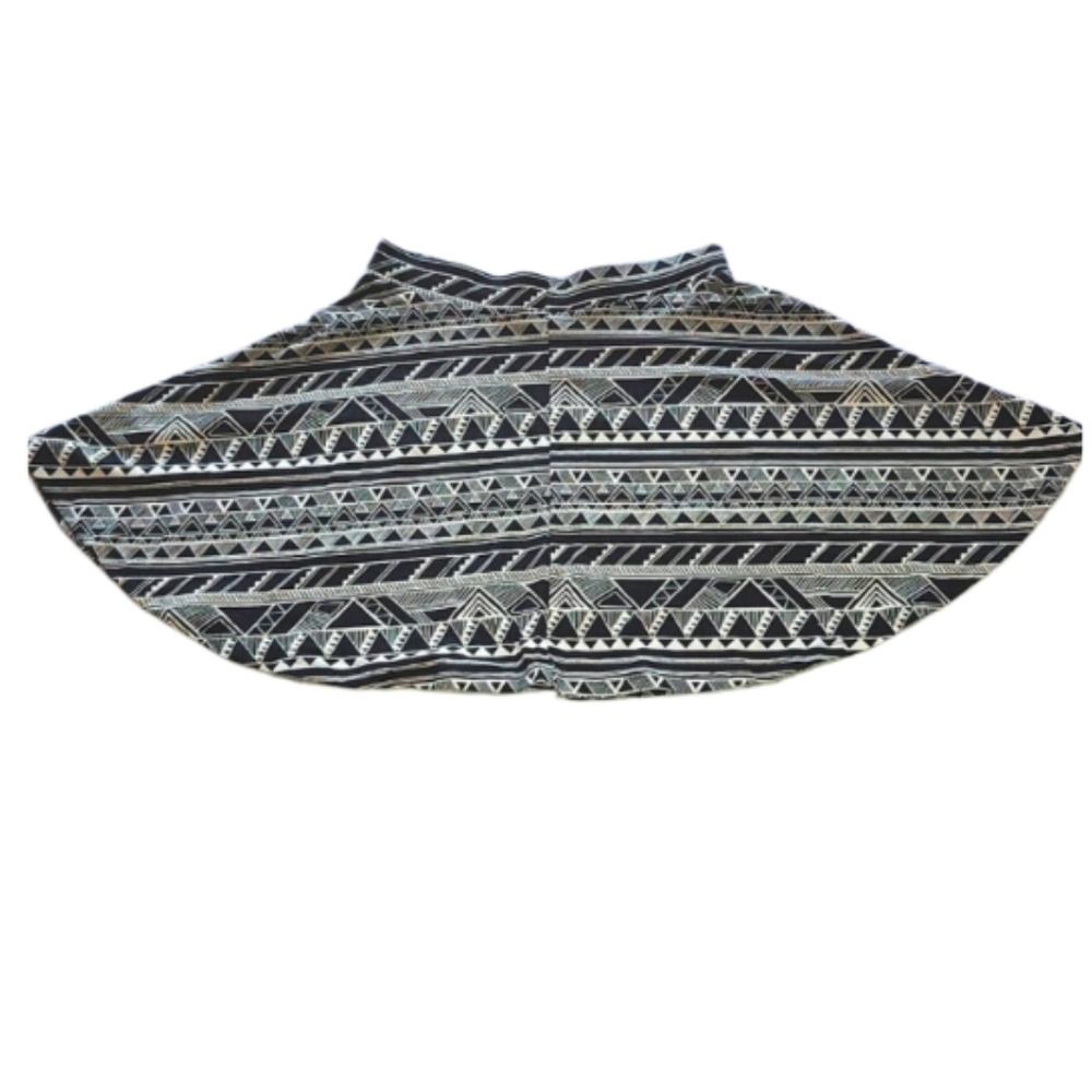 Pink Victoria's Secret Black and White Print Fit and Flare Skater Skirt. Size M. - Picture 3 of 10